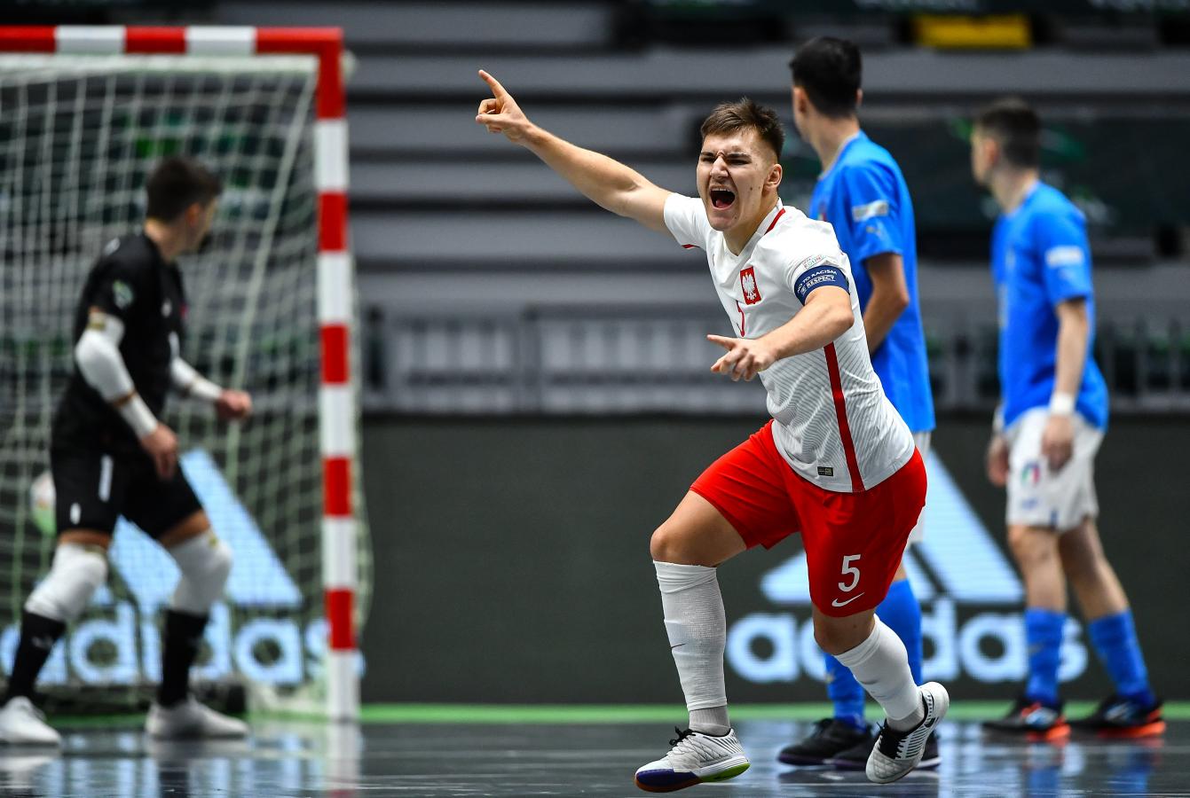 /uploads/assets/5505/italy_v_poland_-_uefa_under-19_futsal_euro_20224_0.jpg